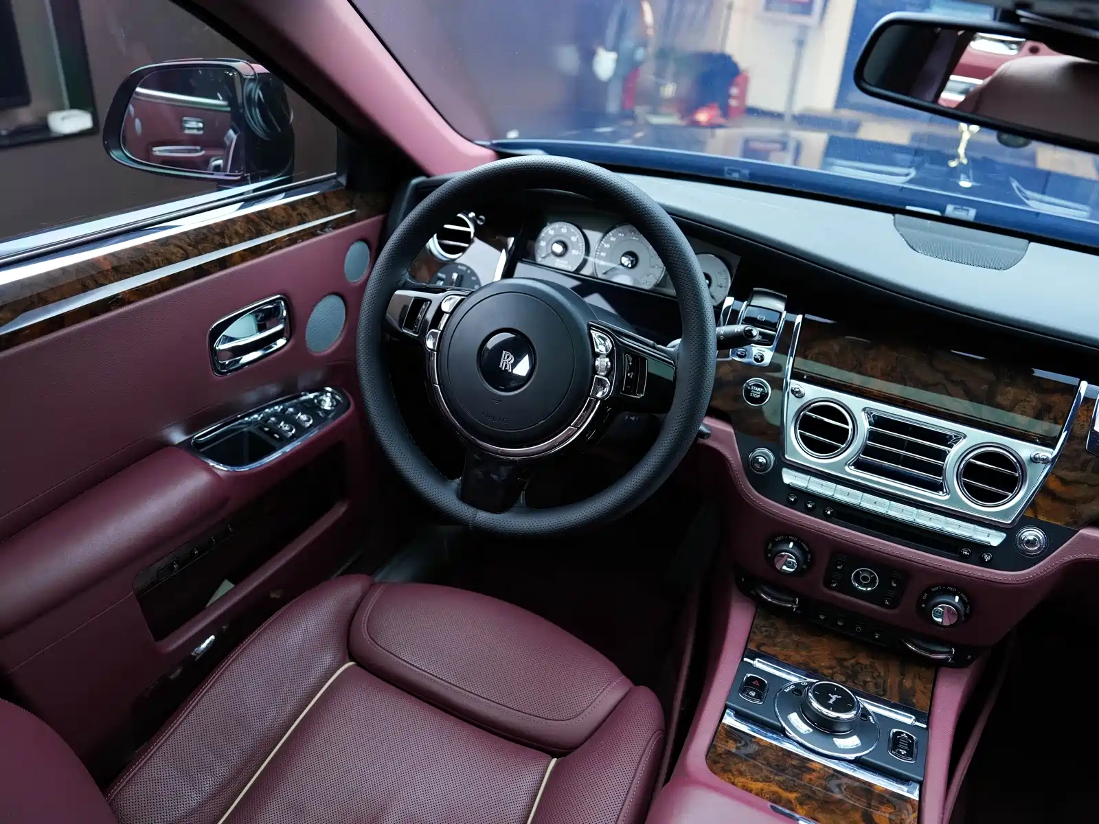 Фото 33 - Rolls-Royce Ghost