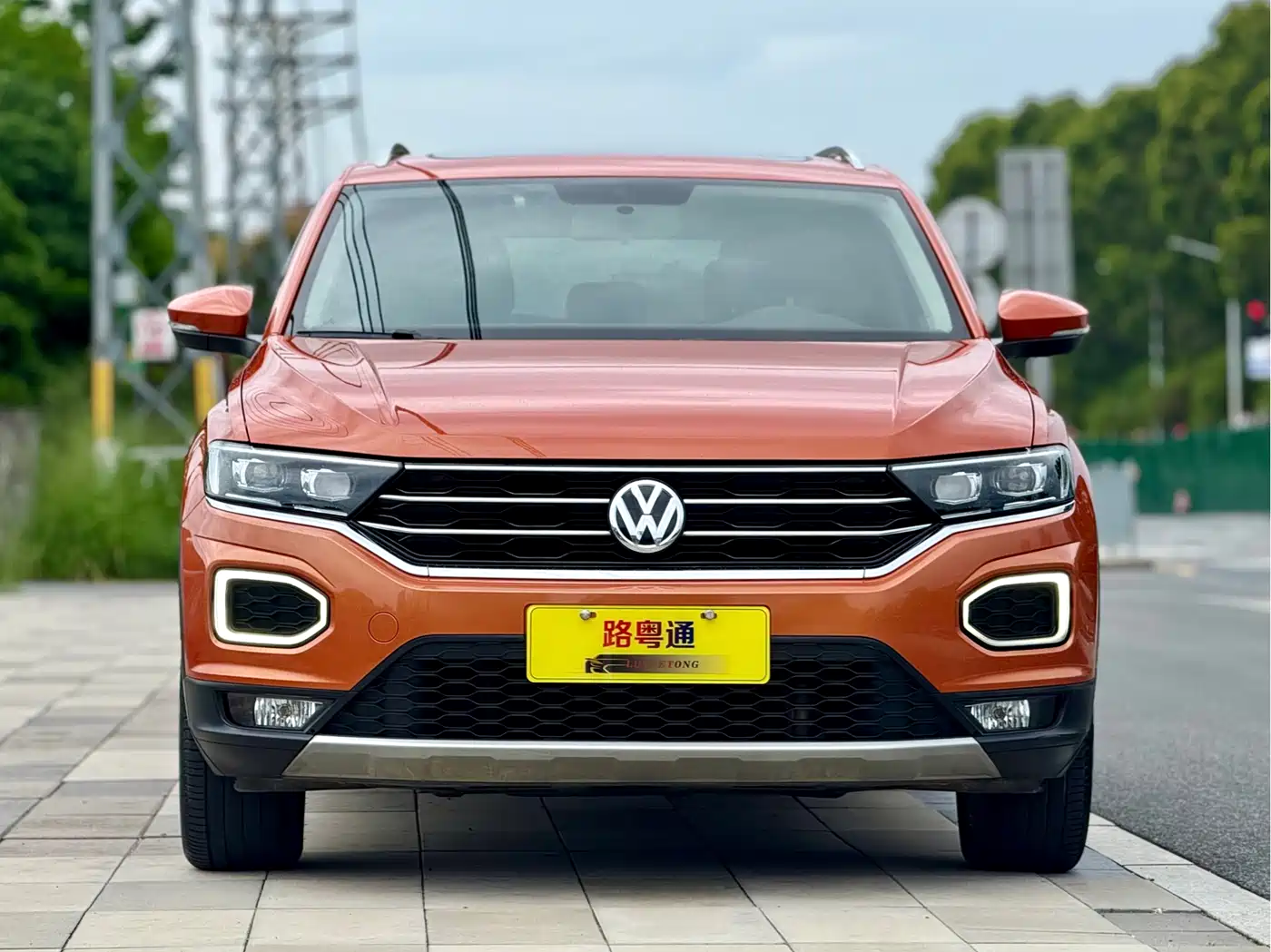 Volkswagen T-ROC 2018 230TSI DSG 2WD Progressive China VI фото 2
