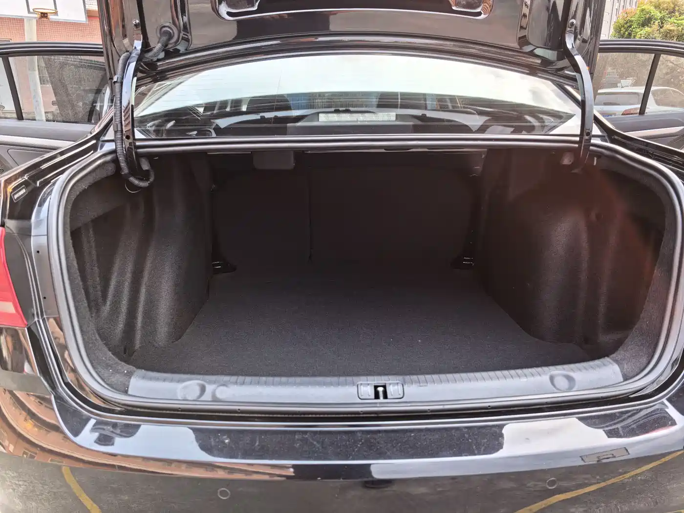 Volkswagen Lavida 2017 1.6L Automatic Comfort Edition фото 17