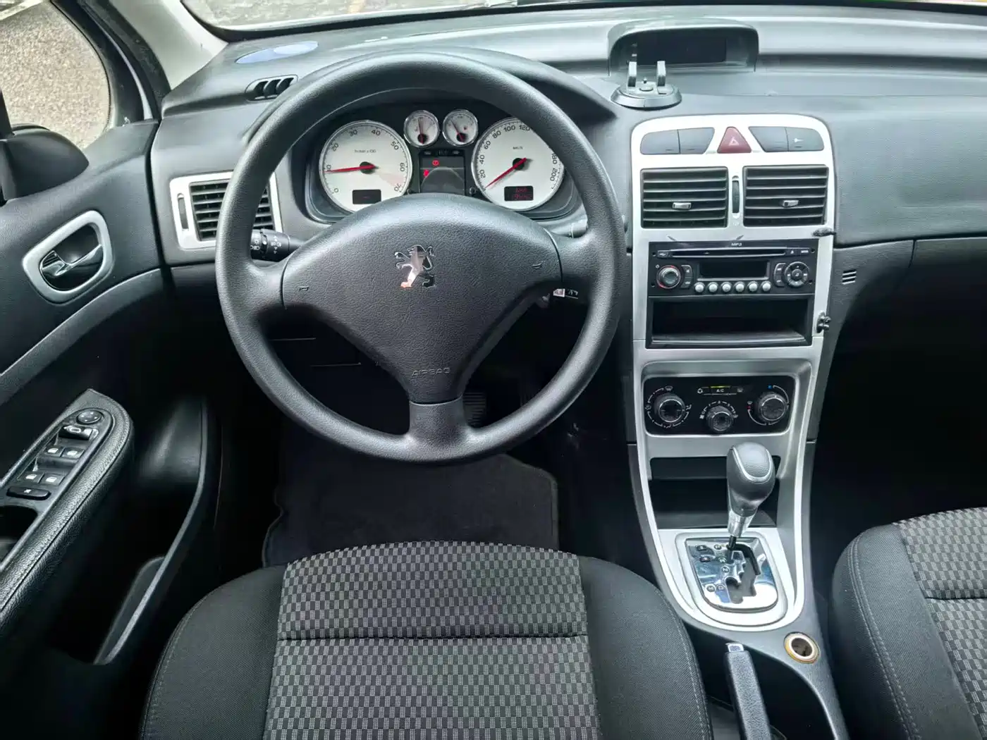 Peugeot 307 2013 2013 Hatchback 1.6L Automatic Comfort