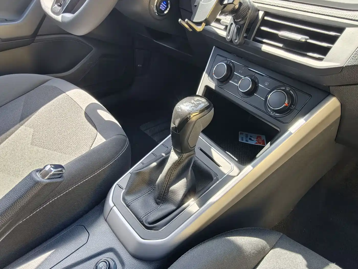 Volkswagen Polo 2022 Plus 1.5L Automatic Joyful Living Edition фото 21