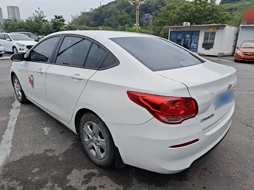 Chevrolet Cavalier 2016 1.5L Automatic Enjoyment Edition фото 5