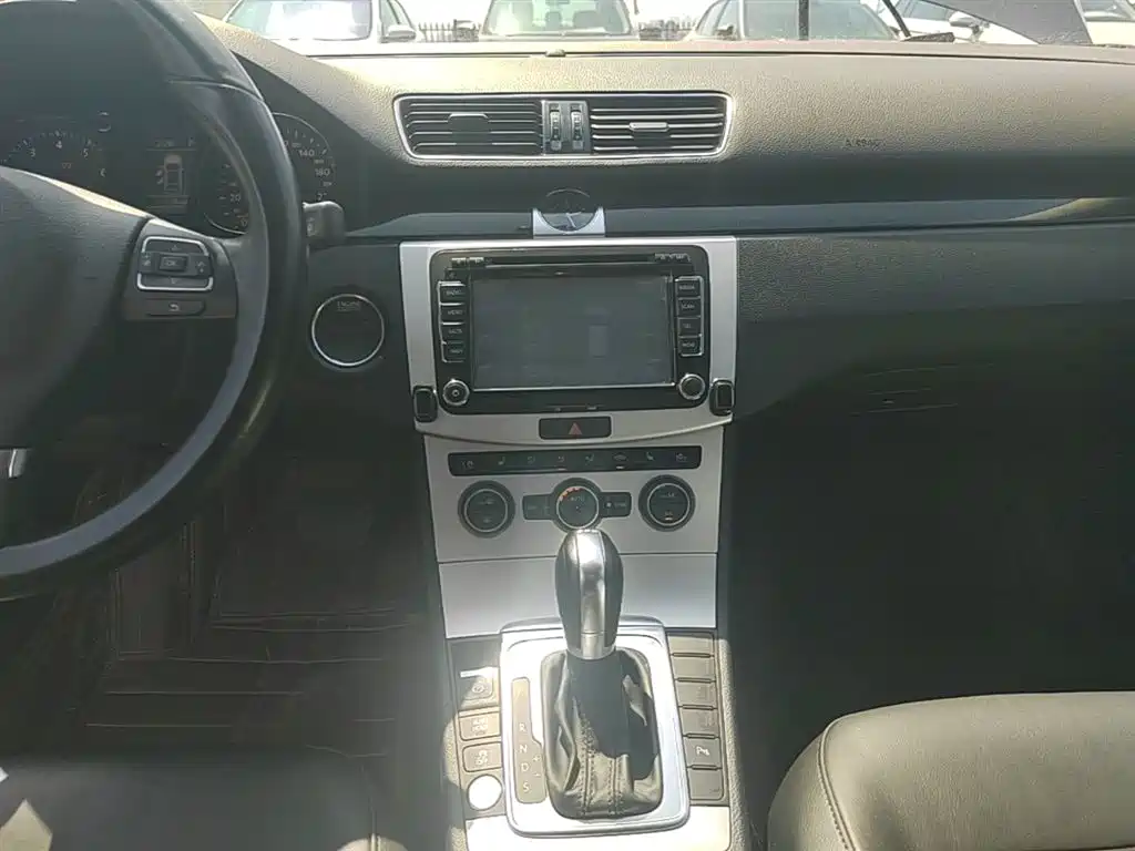 Volkswagen Magotan 2015 Facelift 1.8TSI Luxury фото 13