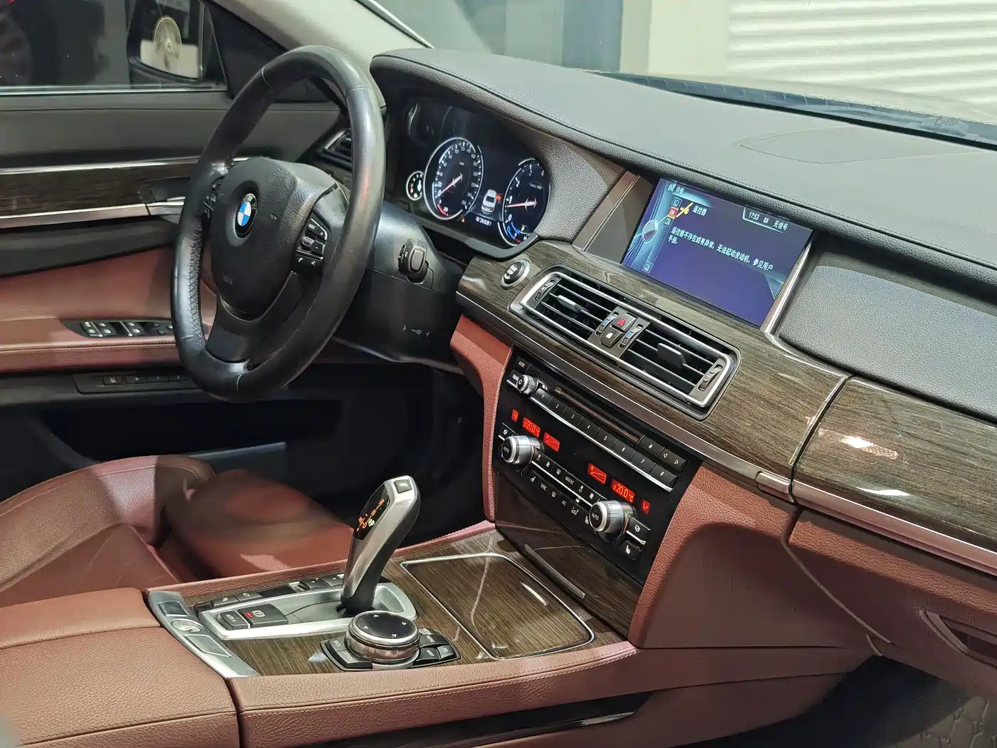 BMW 7 Series 2013 Model 730Li Luxury фото 11