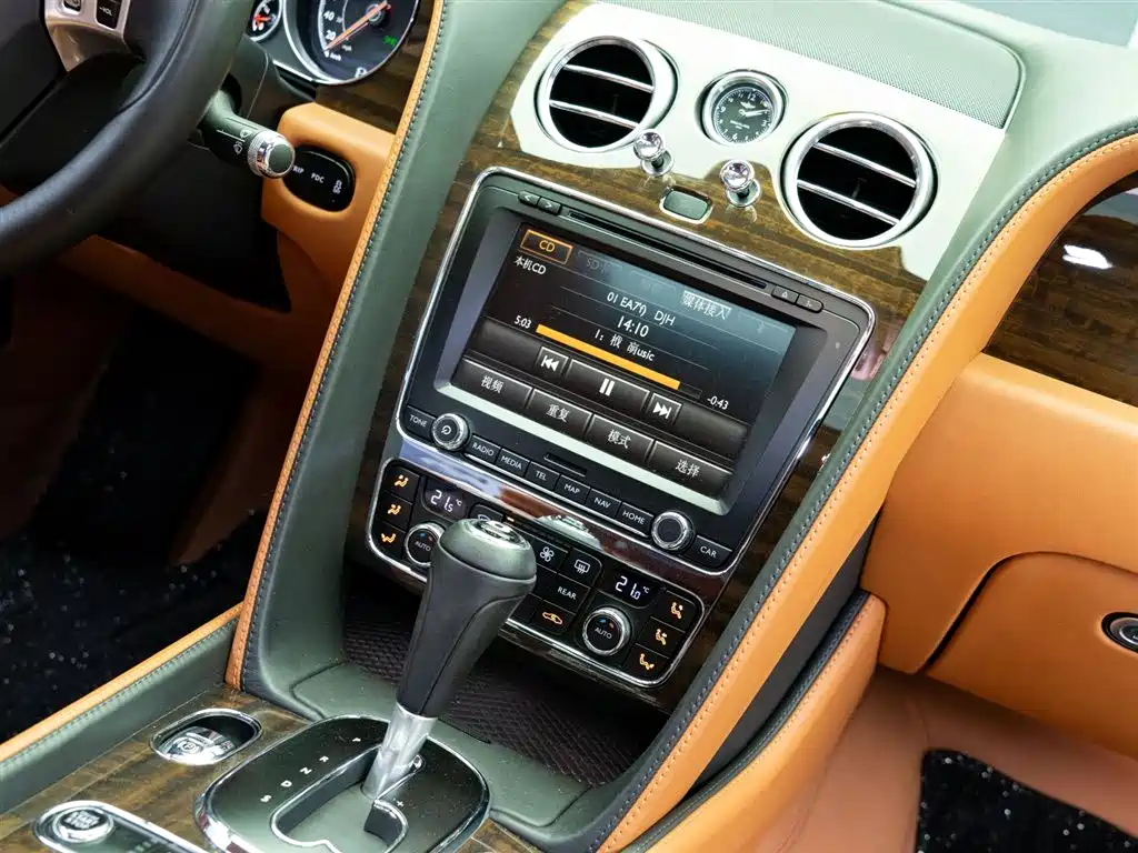 Bentley Flying Spur 2017 4.0T V8 Standard Edition фото 17
