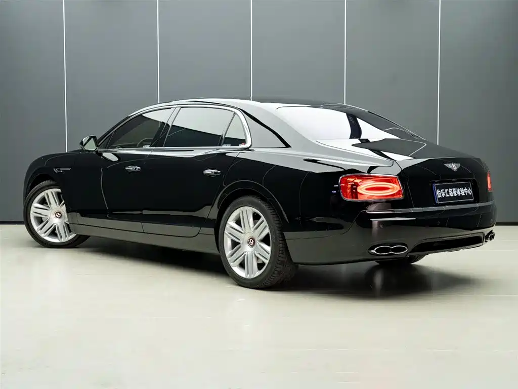 Bentley Flying Spur 2017 4.0T V8 Standard Edition фото 4