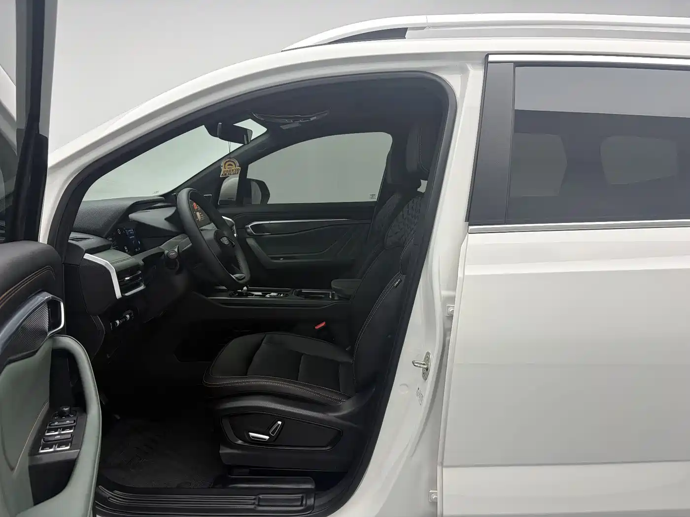 Geely Haoyue L 2024 2023 2.0T DCT Premium Model