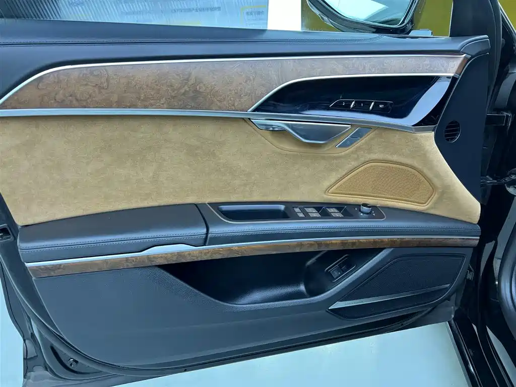 Audi A8 2021 A8L 55 TFSI quattro Luxury фото 16
