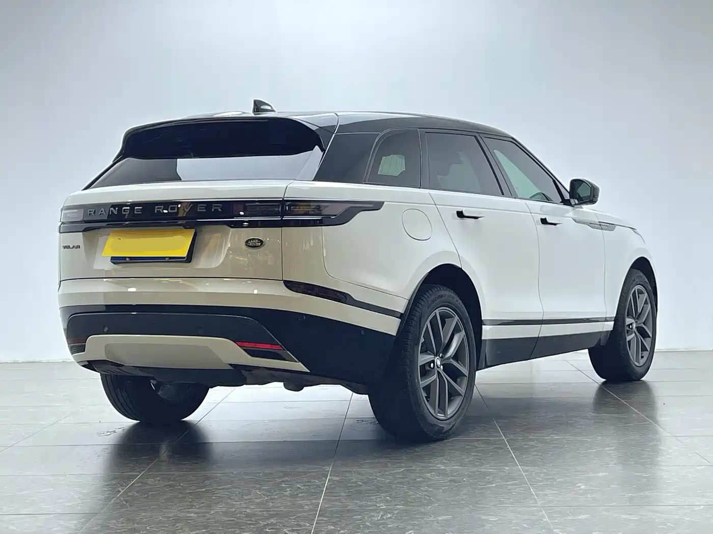 Land Rover Range Rover Velar 2024 Dynamic SE фото 4