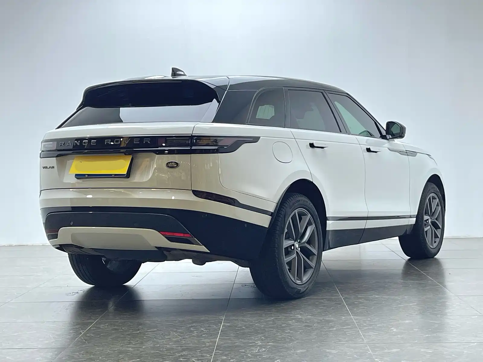 صورة 4 - Land Rover Range Rover Velar