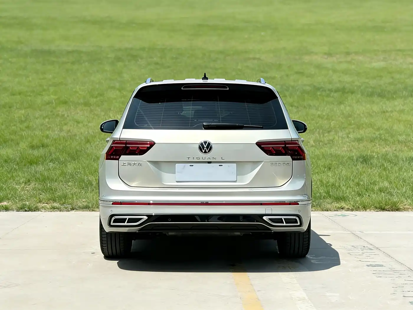 Volkswagen Tiguan L 2022 330TSI Auto 2WD R-Line Premium Edition фото 8