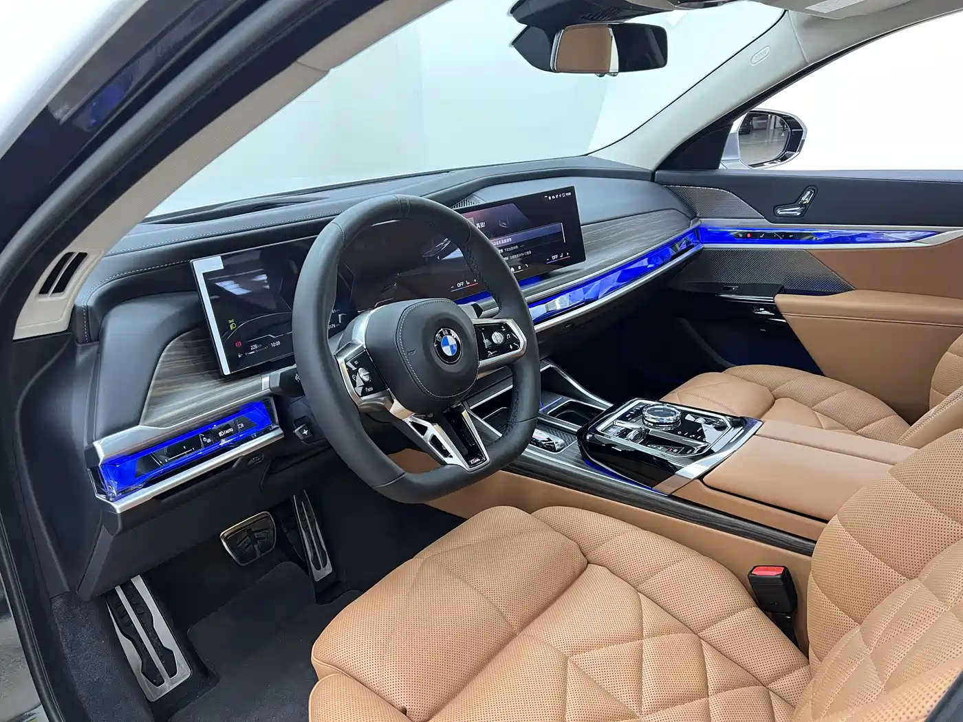 BMW 7 Series 2023 Model 740Li Leading M Sport Package фото 22