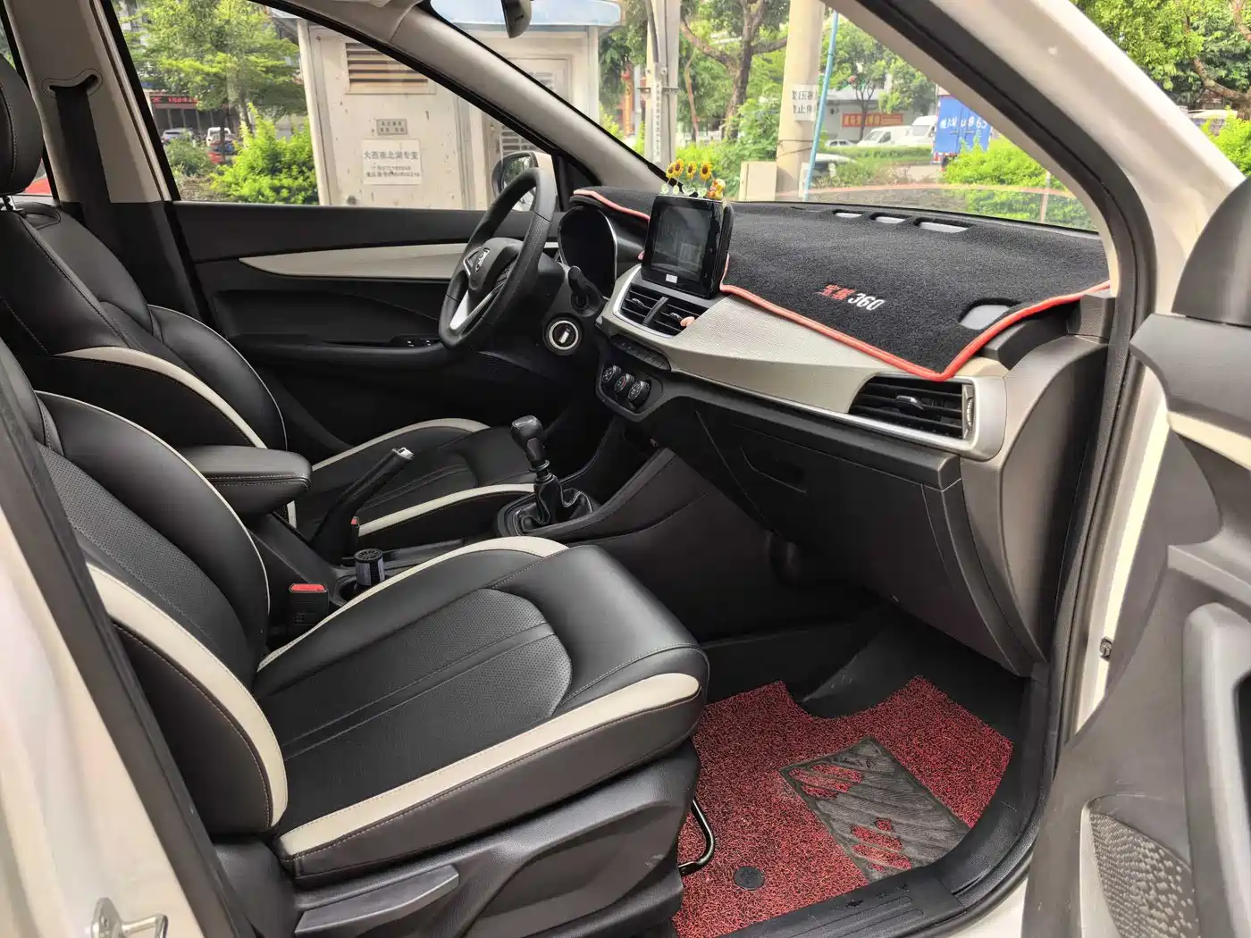 Baojun 360 2021 2019 Facelift 1.5L Manual Elite (China VI)
