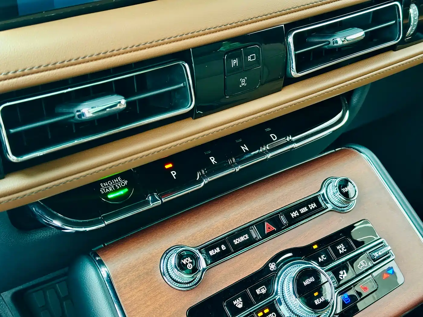 Lincoln Aviator 2023 3.0T V6 AWD Elegance Cruise Edition 6-Seater фото 9