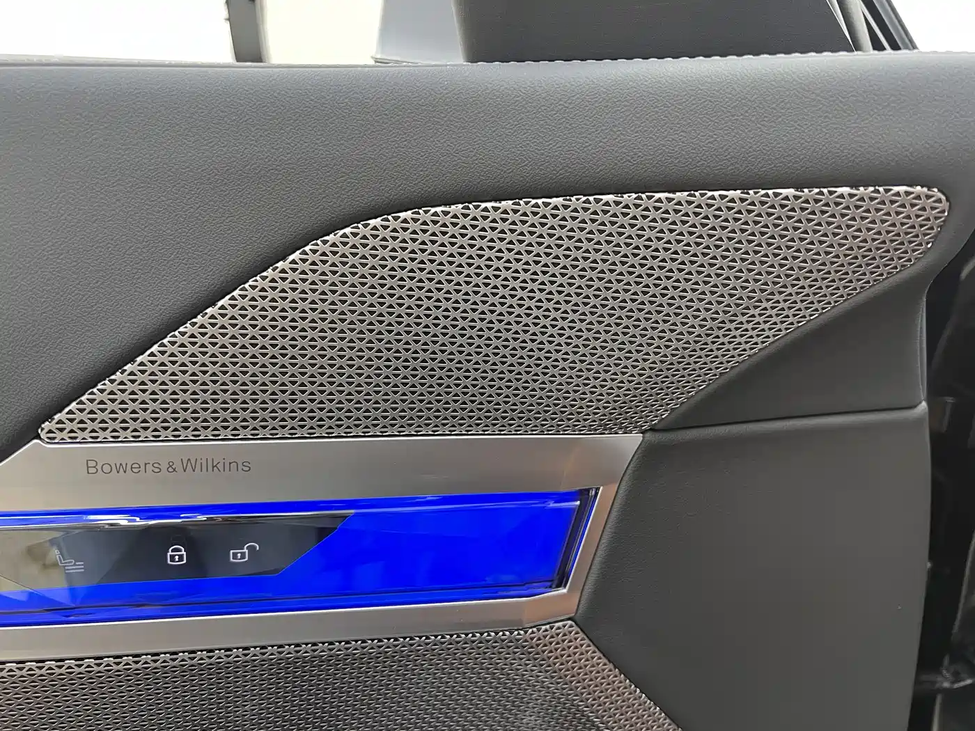 BMW 7 Series 2023 Model 740Li Leading M Sport Package фото 19
