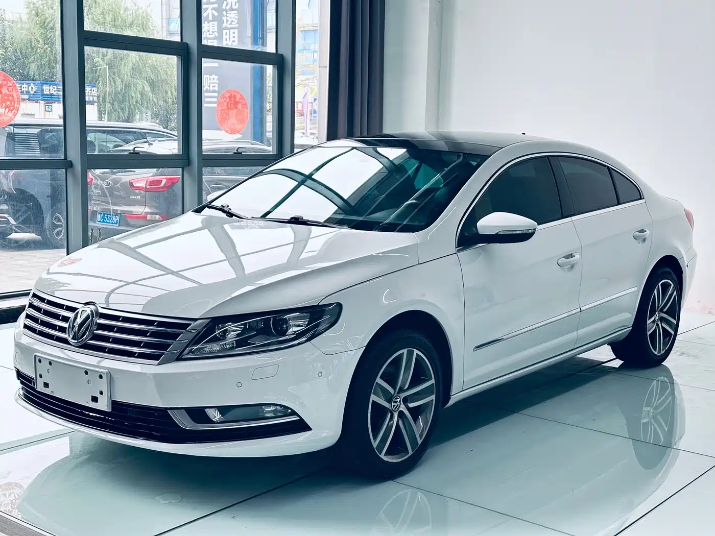Volkswagen FAW-Volkswagen CC 2015 2.0TSI Luxury фото 2
