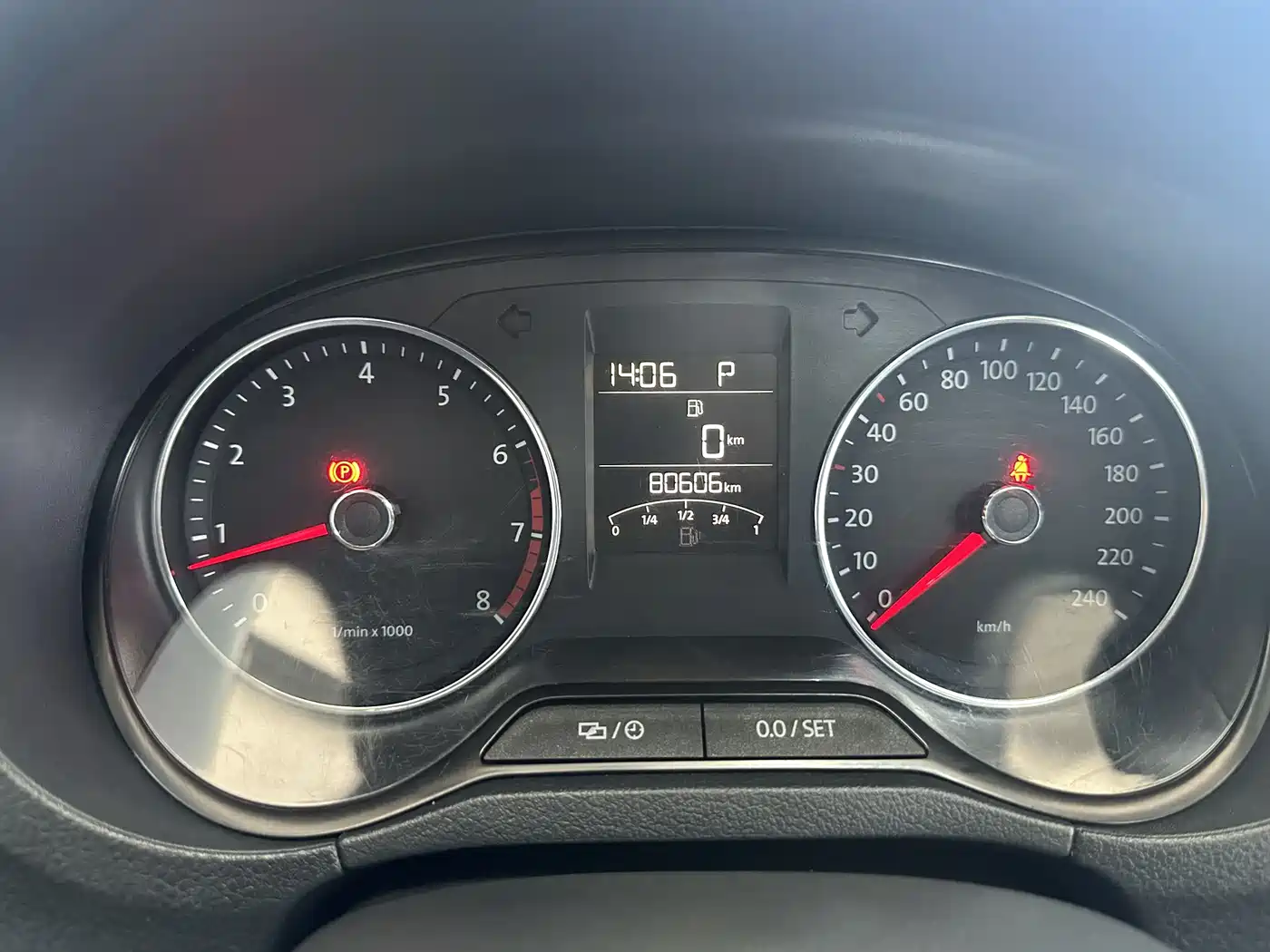 Volkswagen Polo 2014 1.6L Cross Polo Automatic фото 16