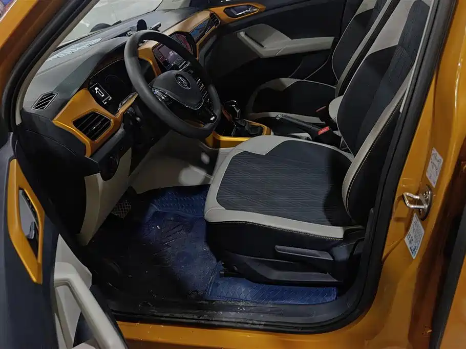 Volkswagen T-Cross 2019 1.5L Automatic Comfort Edition фото 9