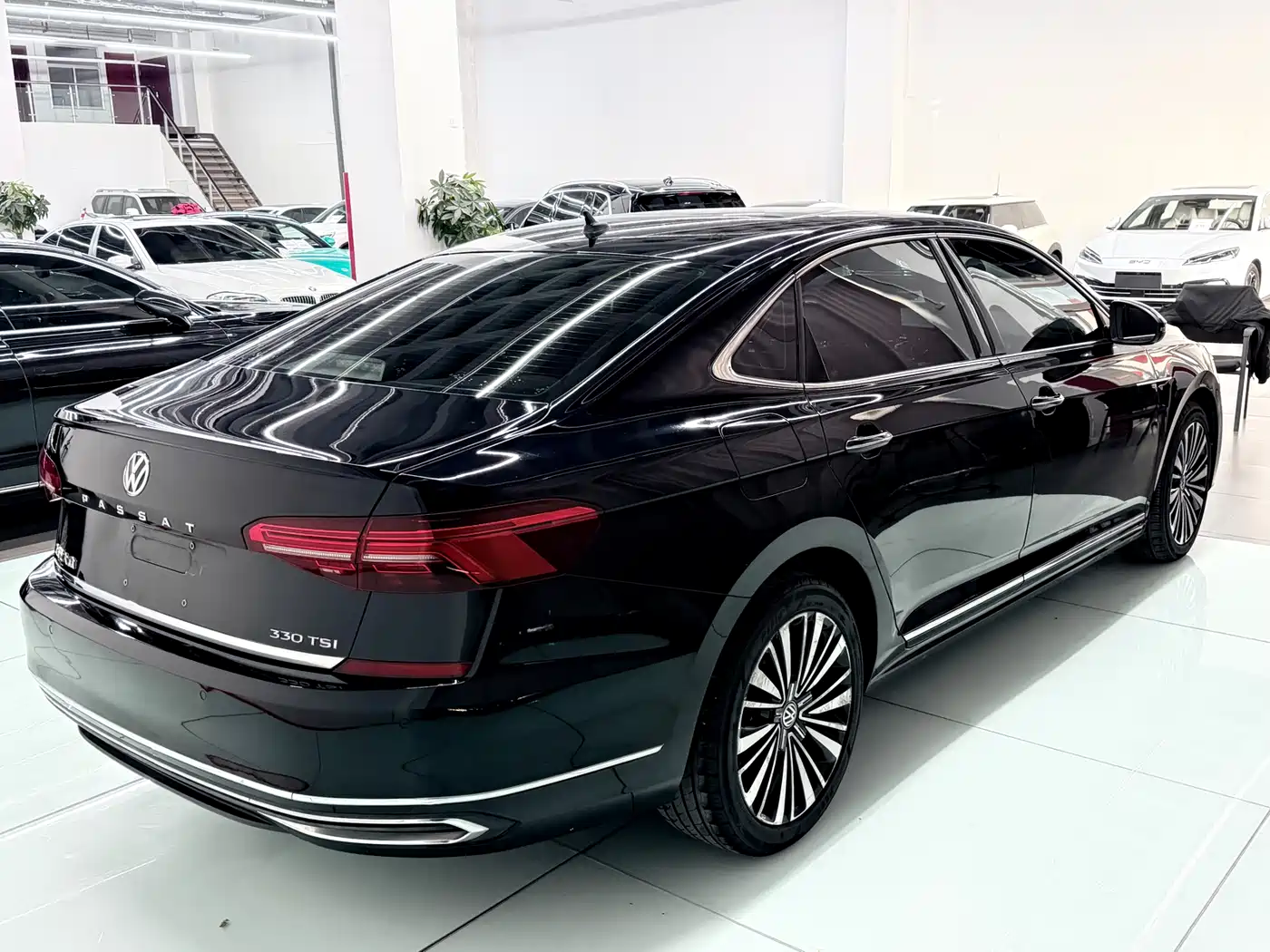 Volkswagen Passat 2020 330TSI Luxury Edition China VI фото 6
