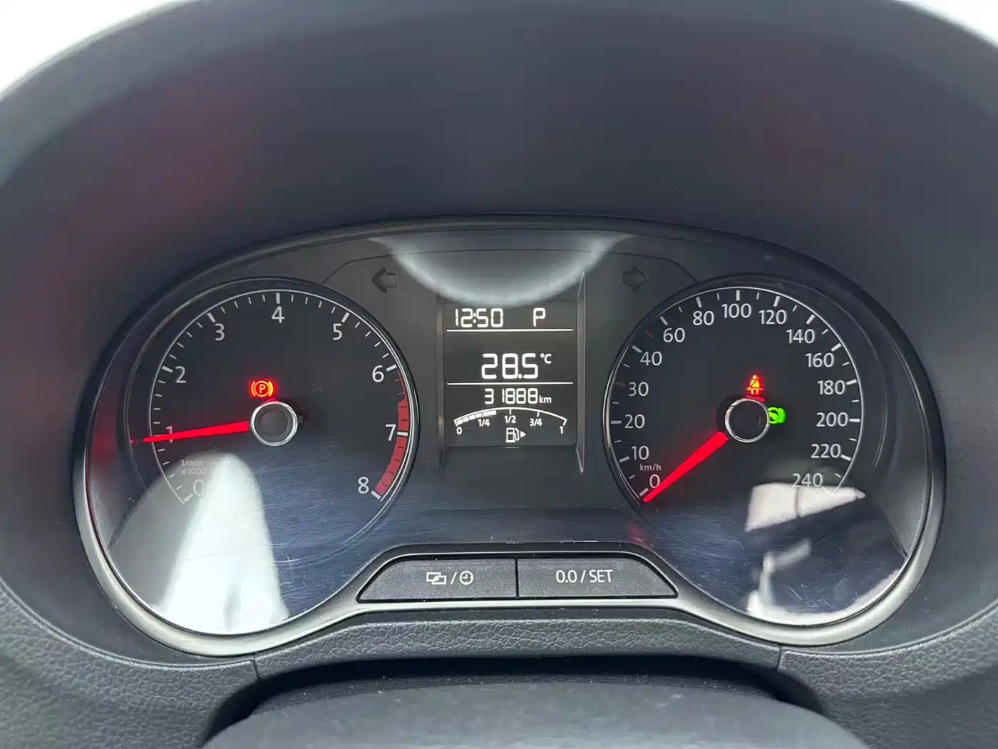 Volkswagen Polo 2018 1.5L Auto Safe Drive фото 9