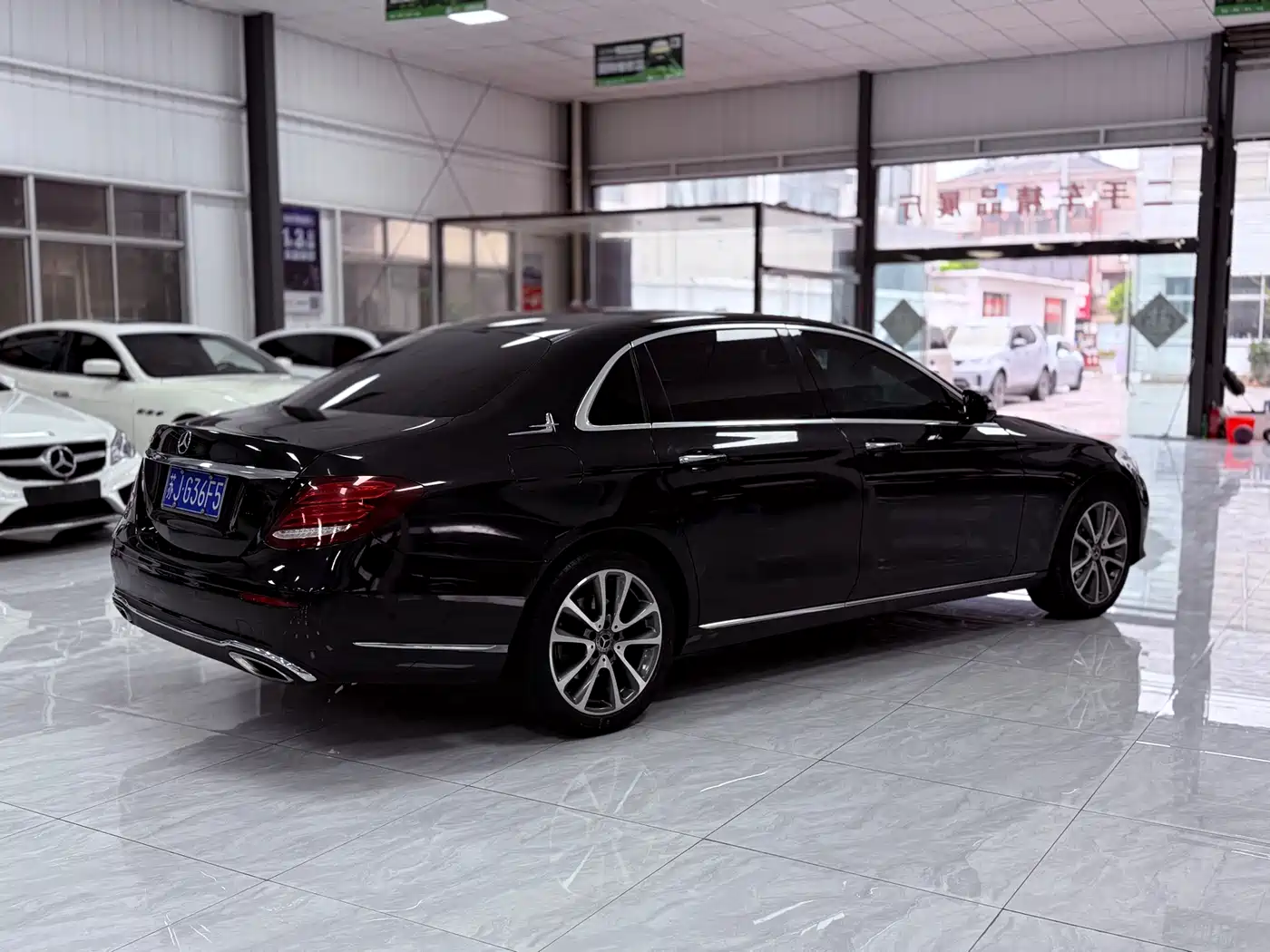 Mercedes-Benz E-Class 2019 E 300 L Fashion фото 4