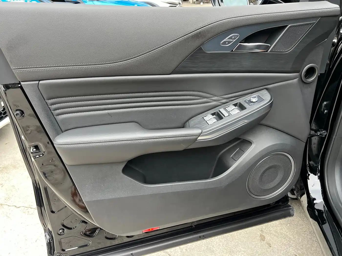 WEI PAI WEI BRAND VV5