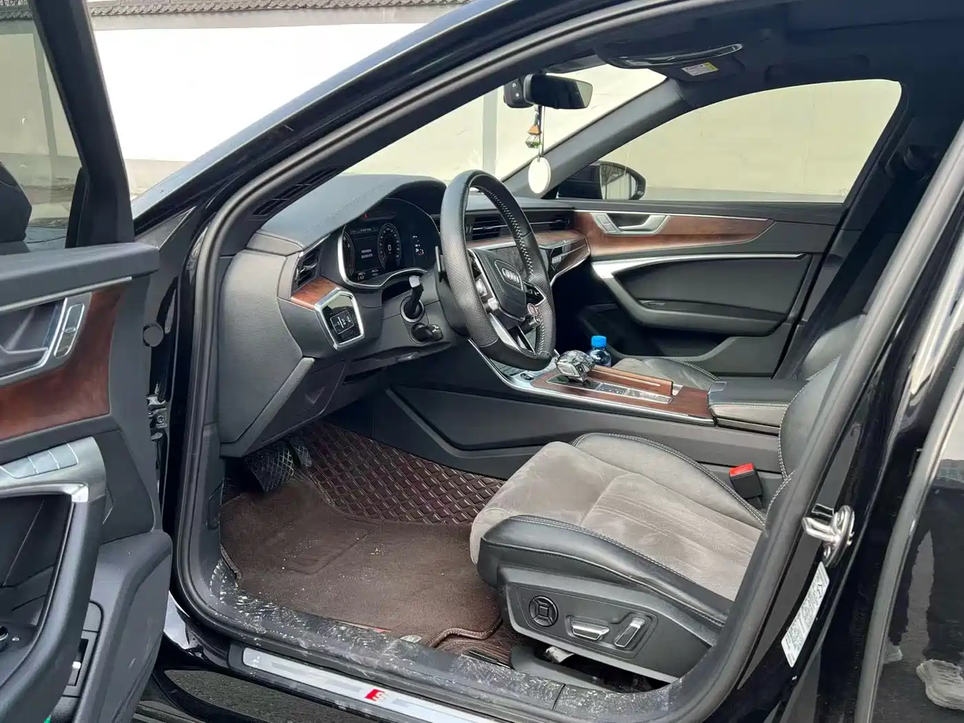 Audi A6L 2023 Facelift 45 TFSI quattro Premium Dynamic фото 4