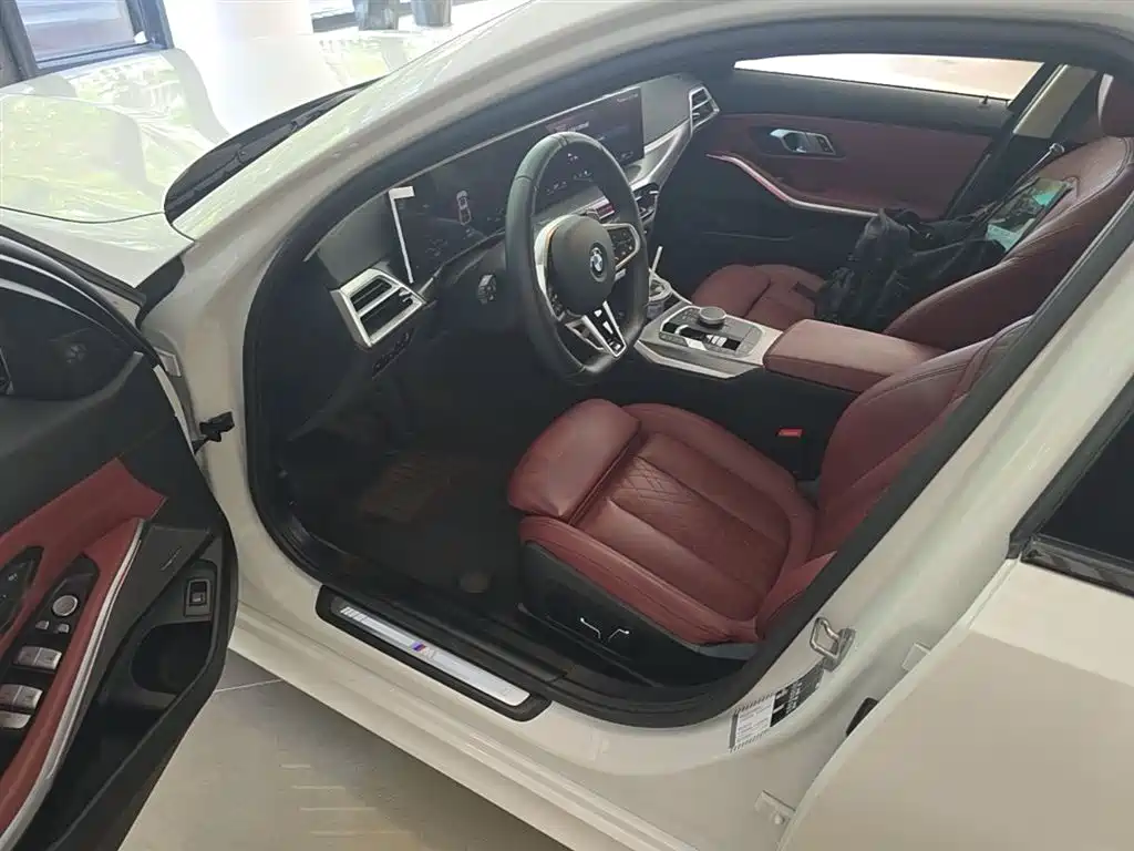 BMW 3 Series 2025 330Li M Sport Night Edition фото 22