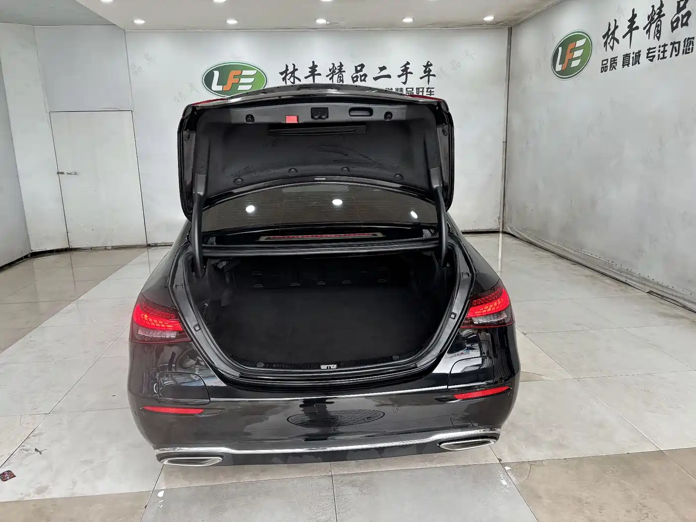 Mercedes-Benz E-Class New Energy 2022 Facelift II E 350 e L Plug-in Hybrid Sedan фото 29