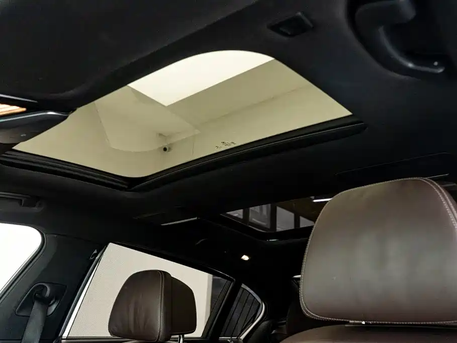 BMW 7 Series 2021 Model 730Li M Sport Package фото 26