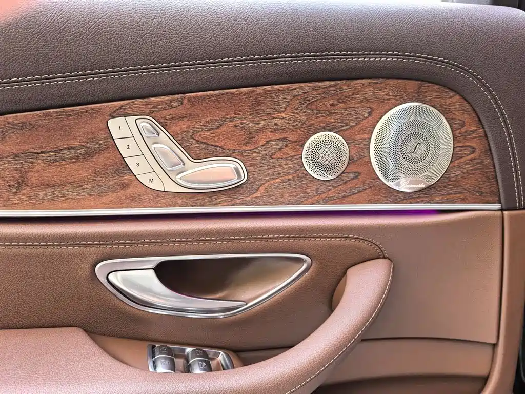 Mercedes-Benz E-Class 2022 E 300 L Luxury фото 12