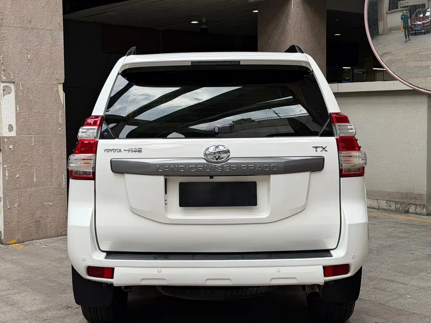 Toyota Prado 2014 4.0L Automatic TX-L NAVI фото 4