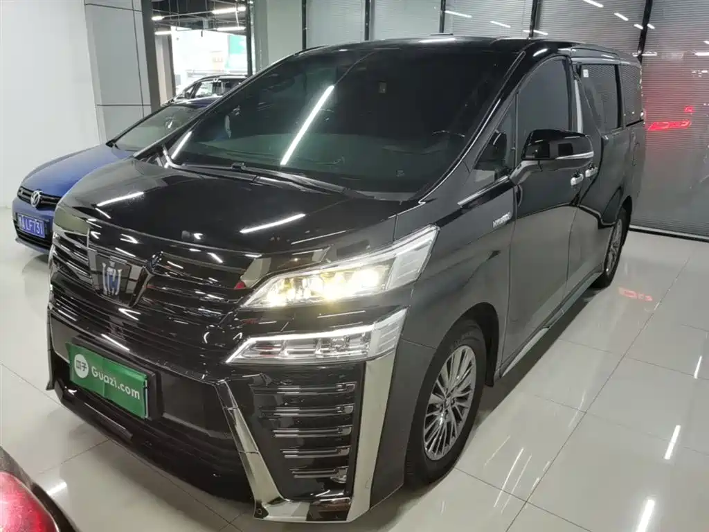 Toyota Vellfire 2023 Crown Hybrid 2.5L HV Ultimate фото 2
