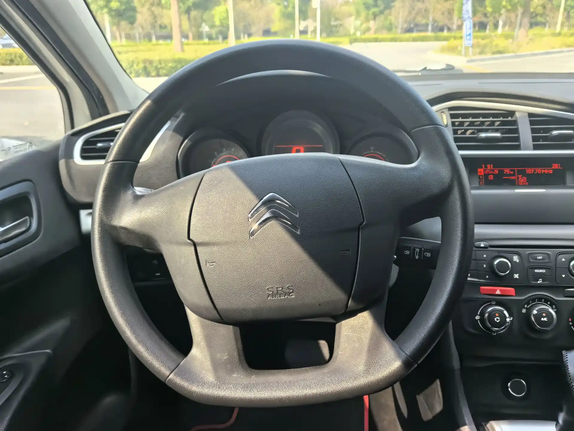 Фото 13 - Citroën C4L