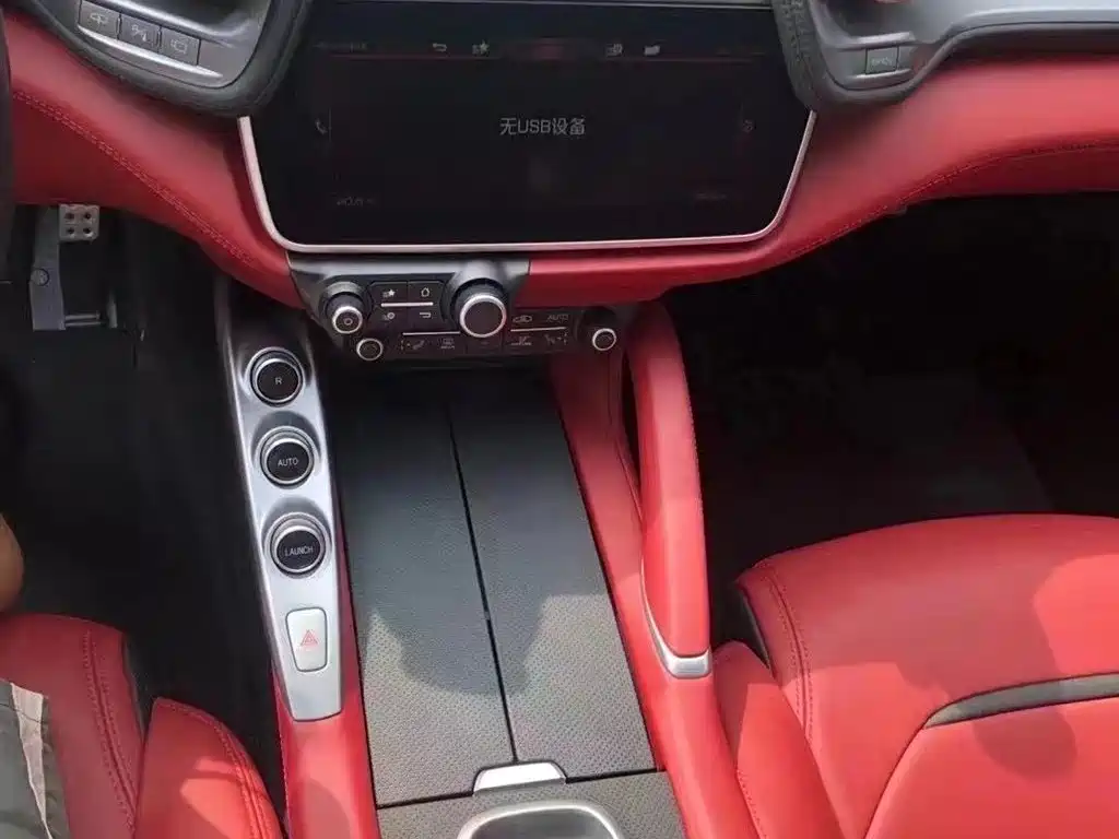 Ferrari GTC4Lusso 2017 3.9T V8 фото 3