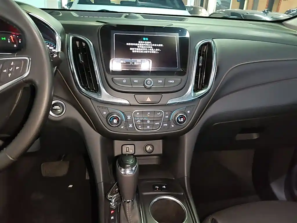 Chevrolet Equinox 2018 550T Automatic 4WD Guardian Edition фото 13