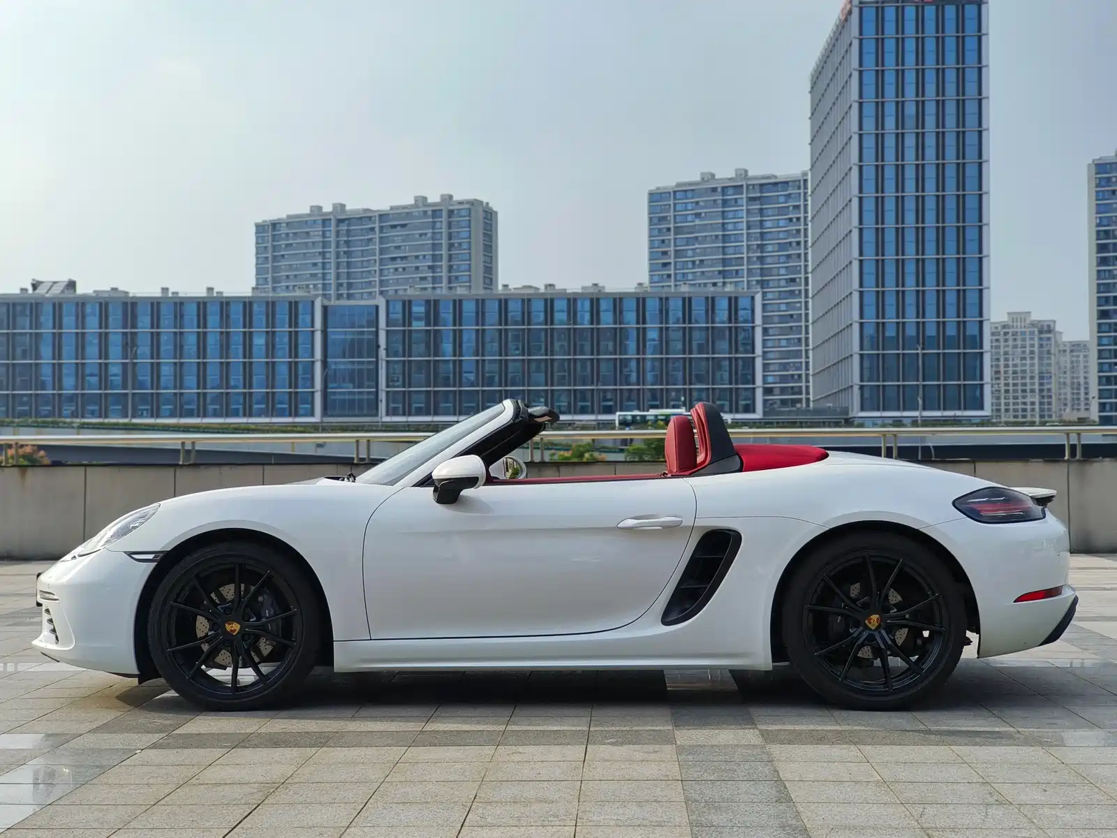 Photo 4 - Porsche 718