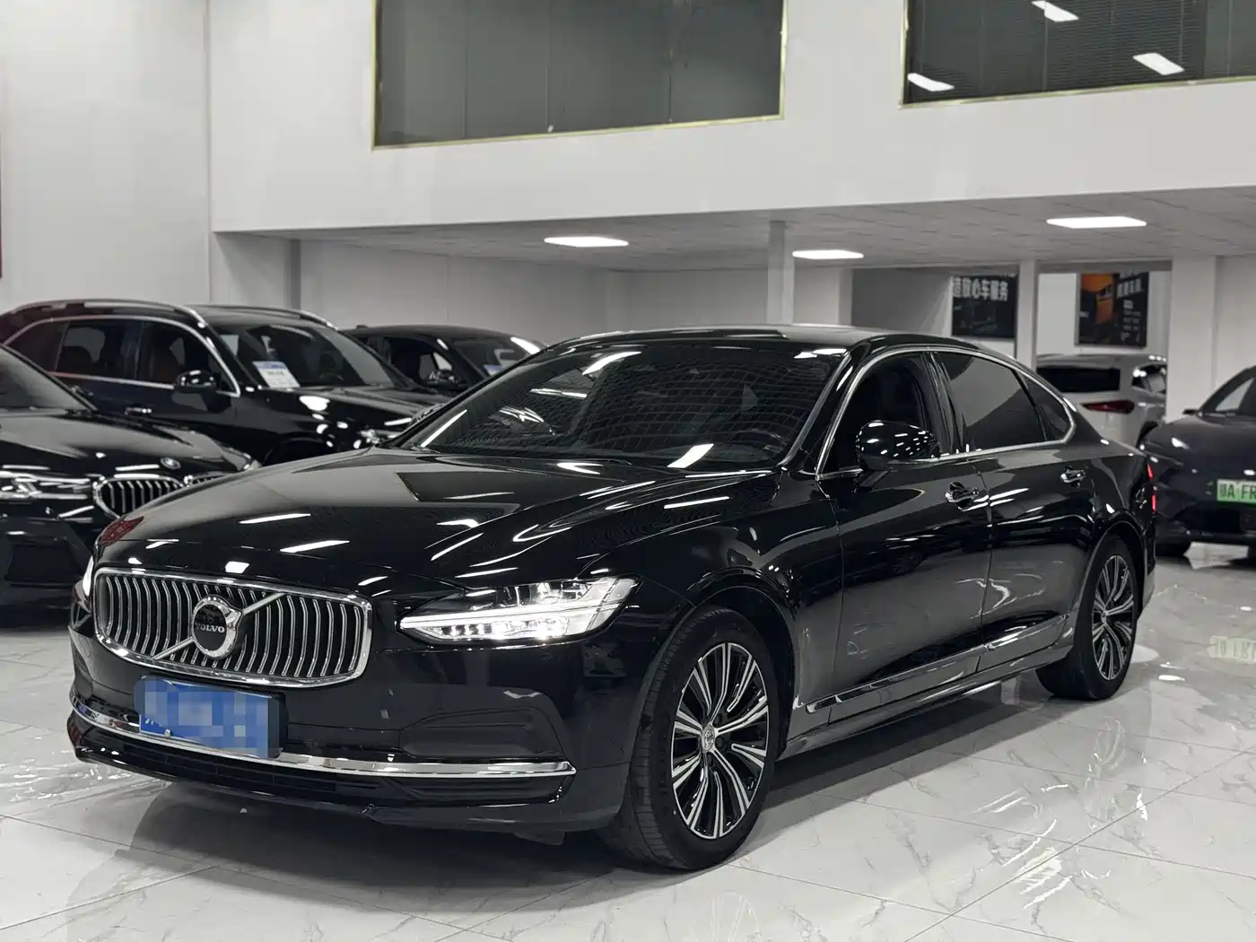 Volvo S90 2022 B5 Momentum Luxury Edition