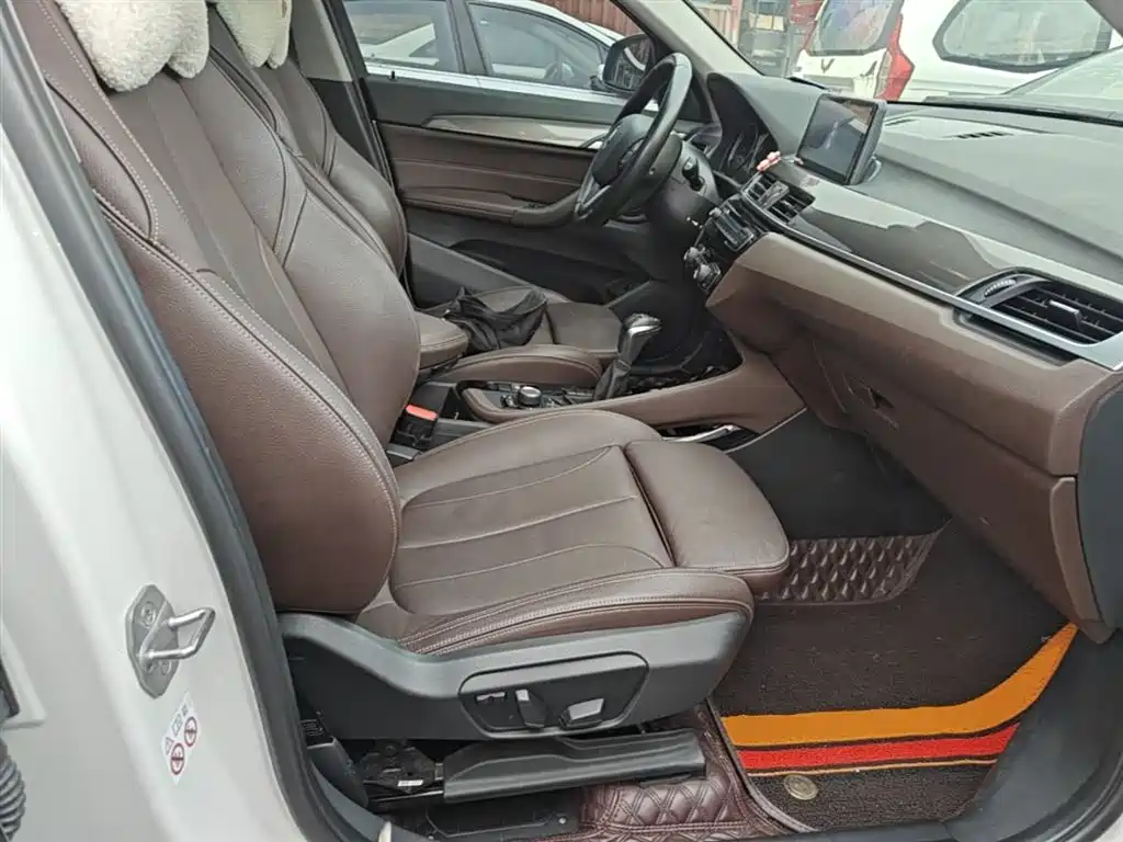 BMW X1 2018 sDrive18Li Premium Model фото 25