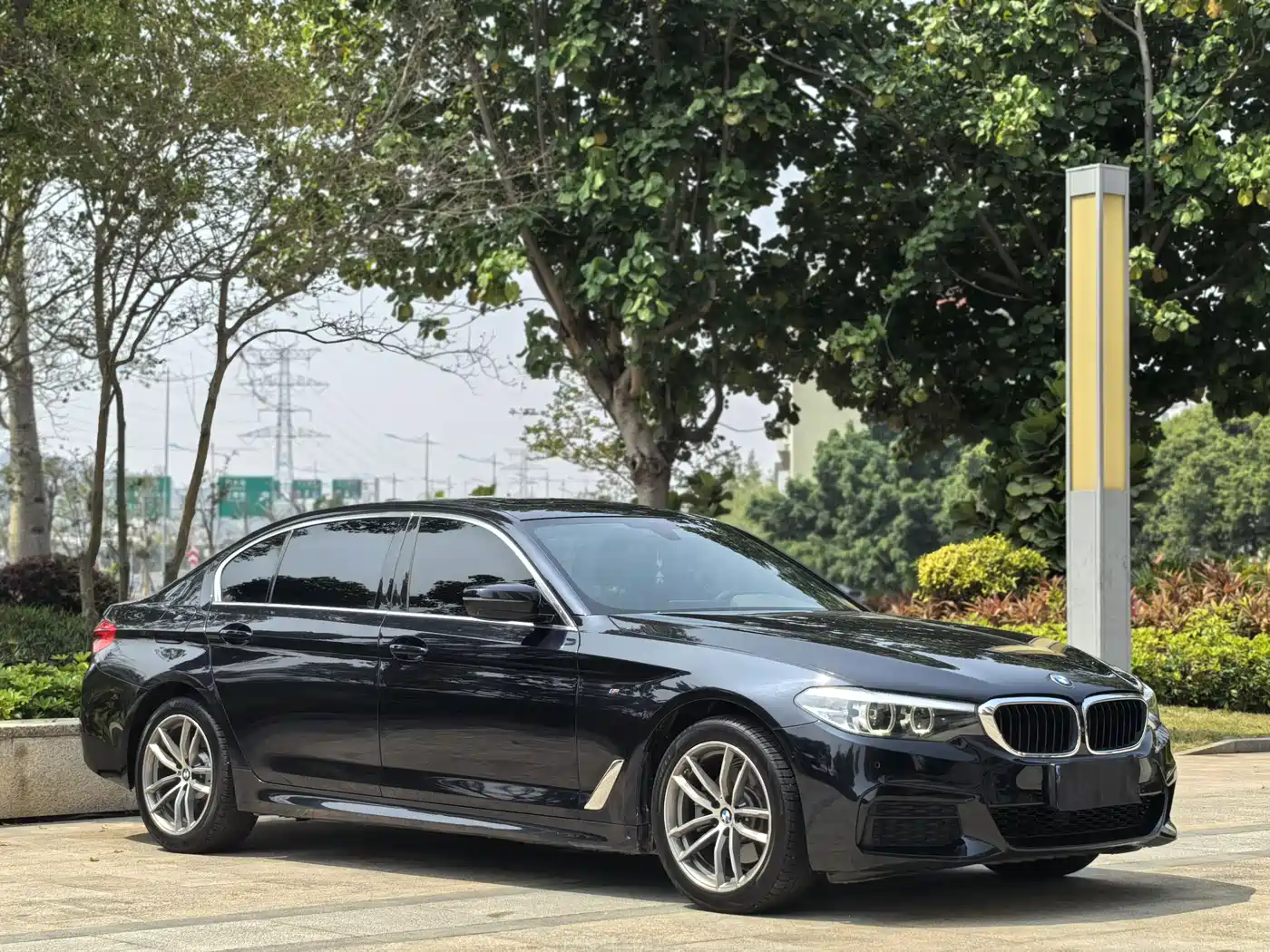 BMW 5 Series 2020 525Li M Sport Package фото 3