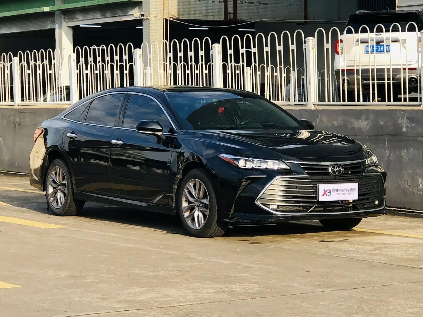 Toyota Avalon 2019 2.0L Luxury Edition (China VI) фото 2