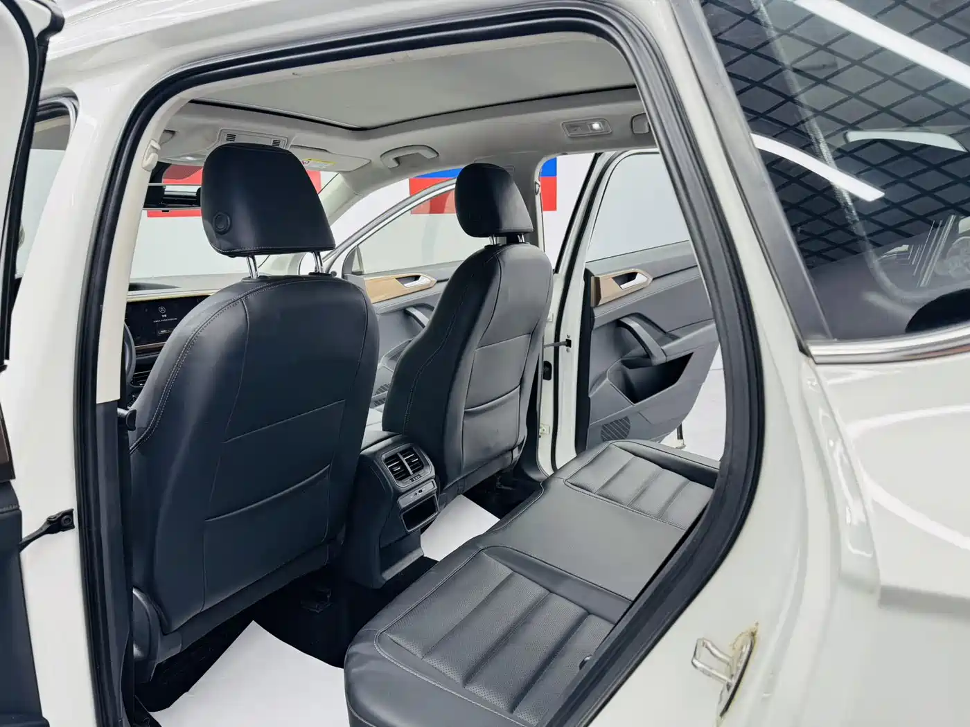 Volkswagen Tharu 2021 Model 280TSI 2WD Luxury Edition фото 5