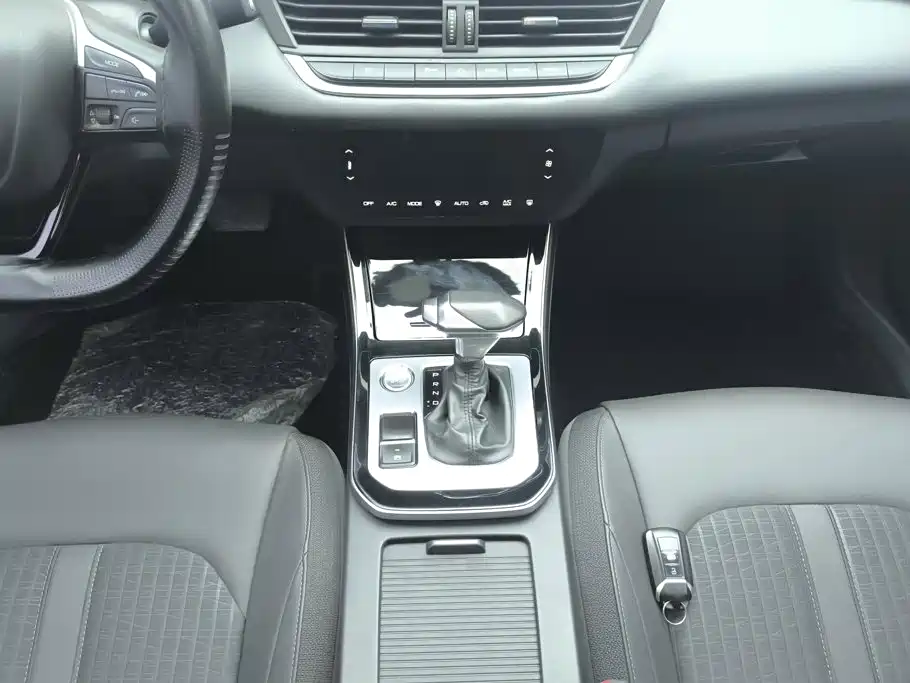 Dongfeng Aeolus Yixuan 2019 2020 230T Automatic Dazzle Edition