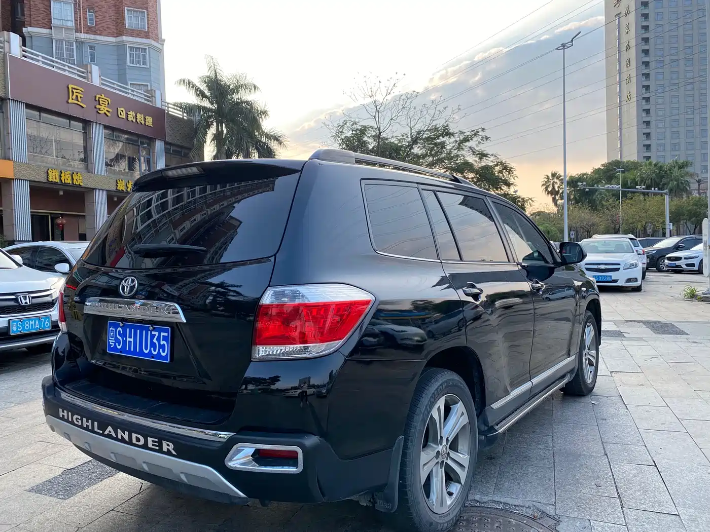 Toyota Highlander 2012 2.7L 2WD 5-seater Sport Edition фото 4