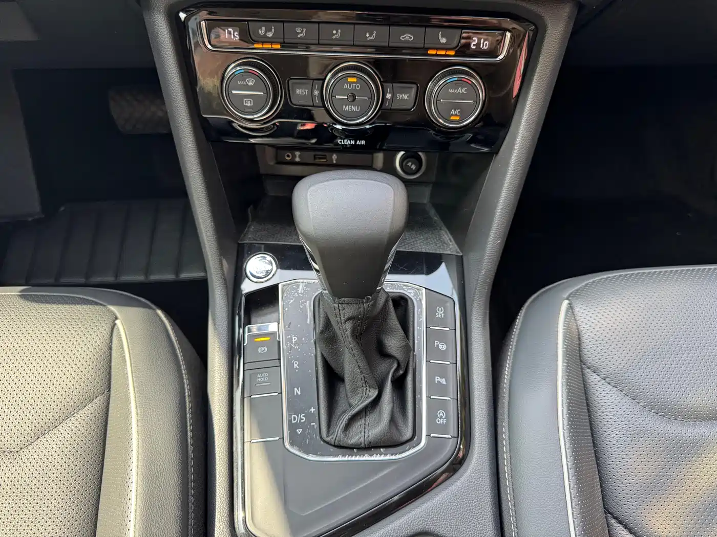 Volkswagen Tiguan L 2017 330TSI Automatic 2WD Flagship Edition фото 16