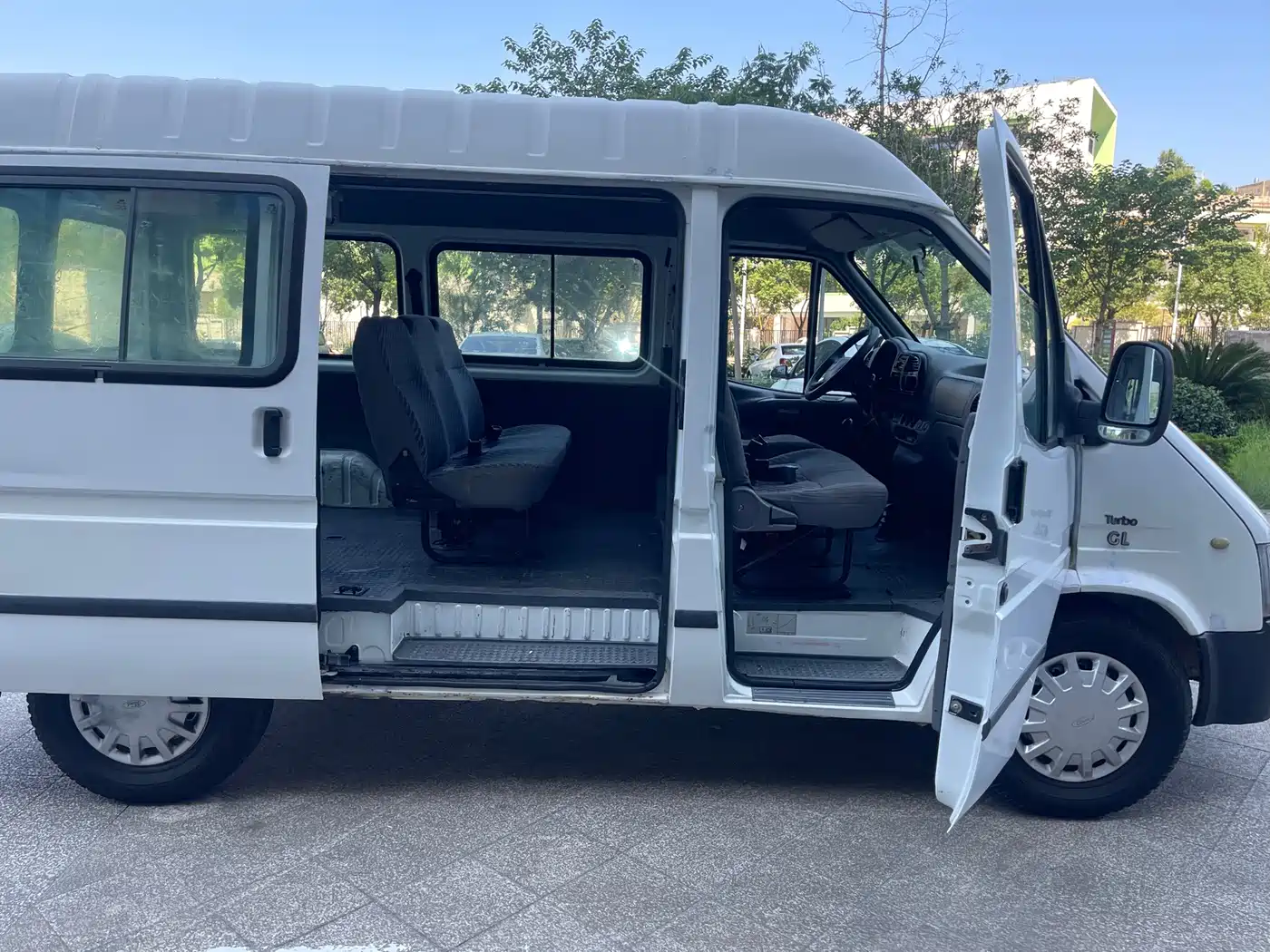 Ford Classic Transit 2010 2009 Model 2.8T Diesel Multi-purpose Short Wheelbase Low Roof JX493ZLQ3A