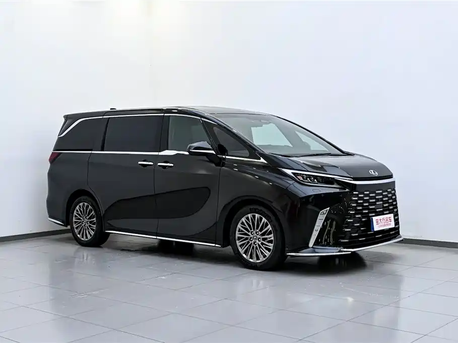 Lexus LM 2023 500h 6-Seater Prestige Edition фото 4