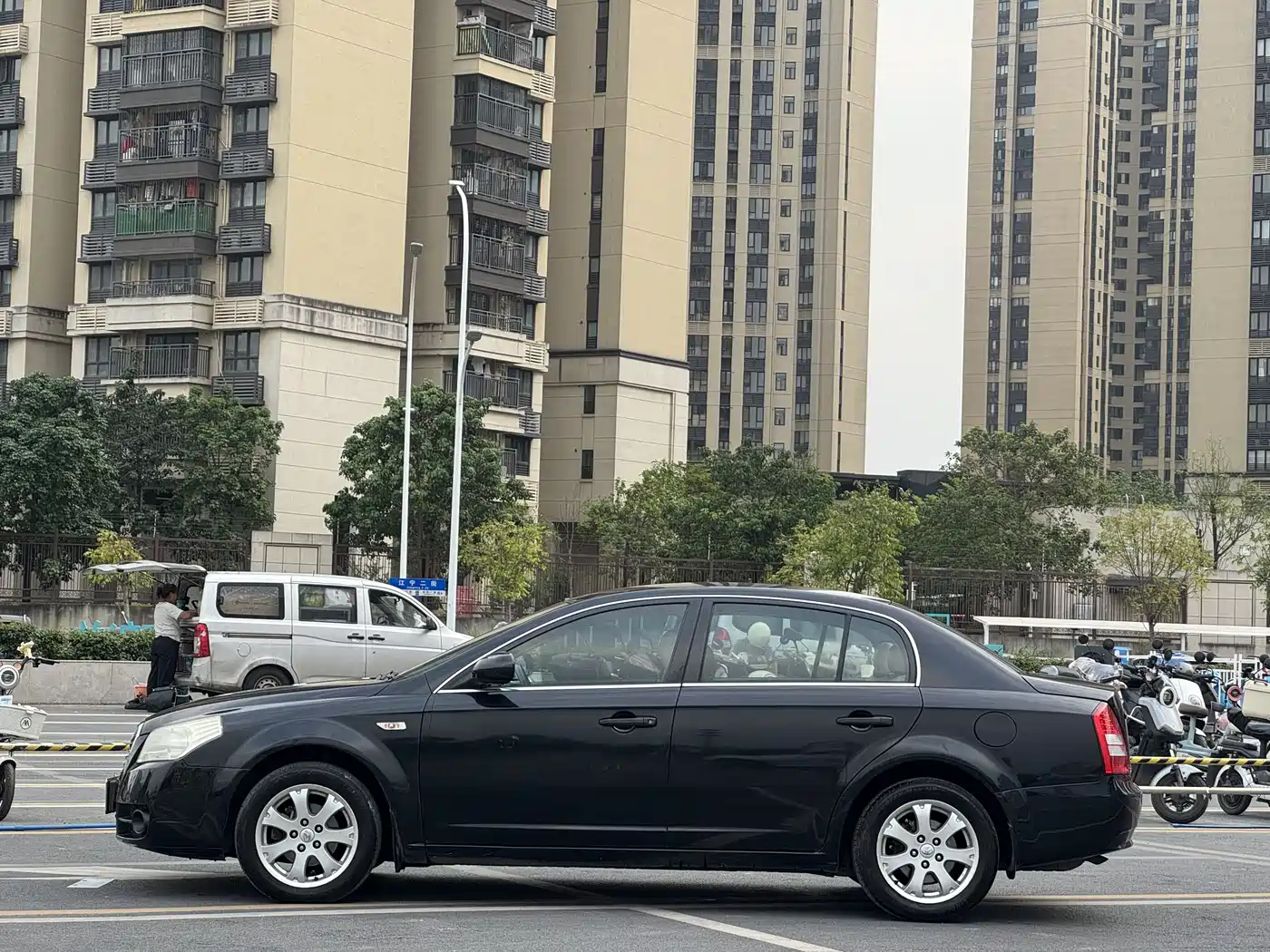 Besturn B70 2011 2010 2.0L Manual Fashion