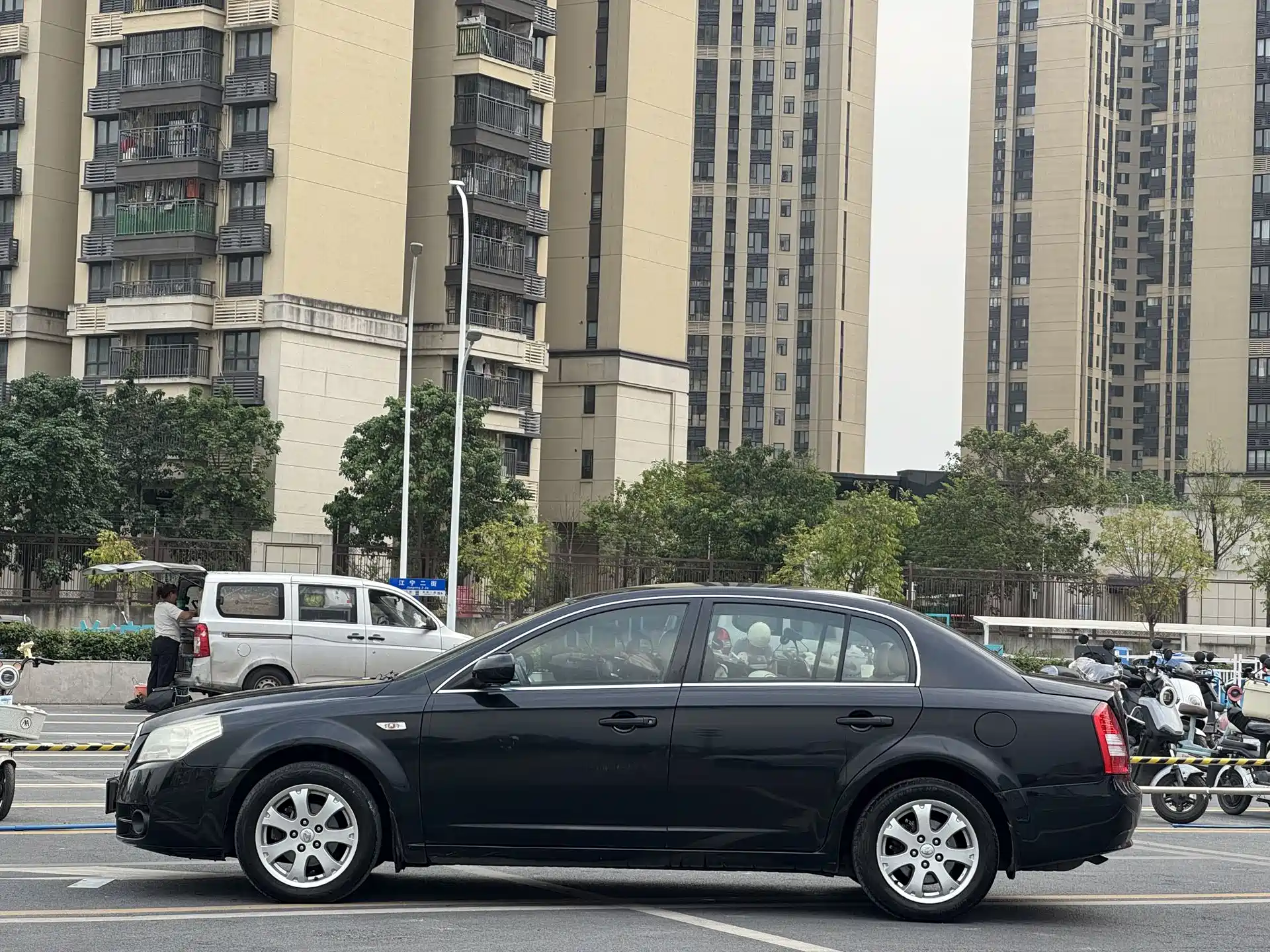 صورة 2 - Besturn B70