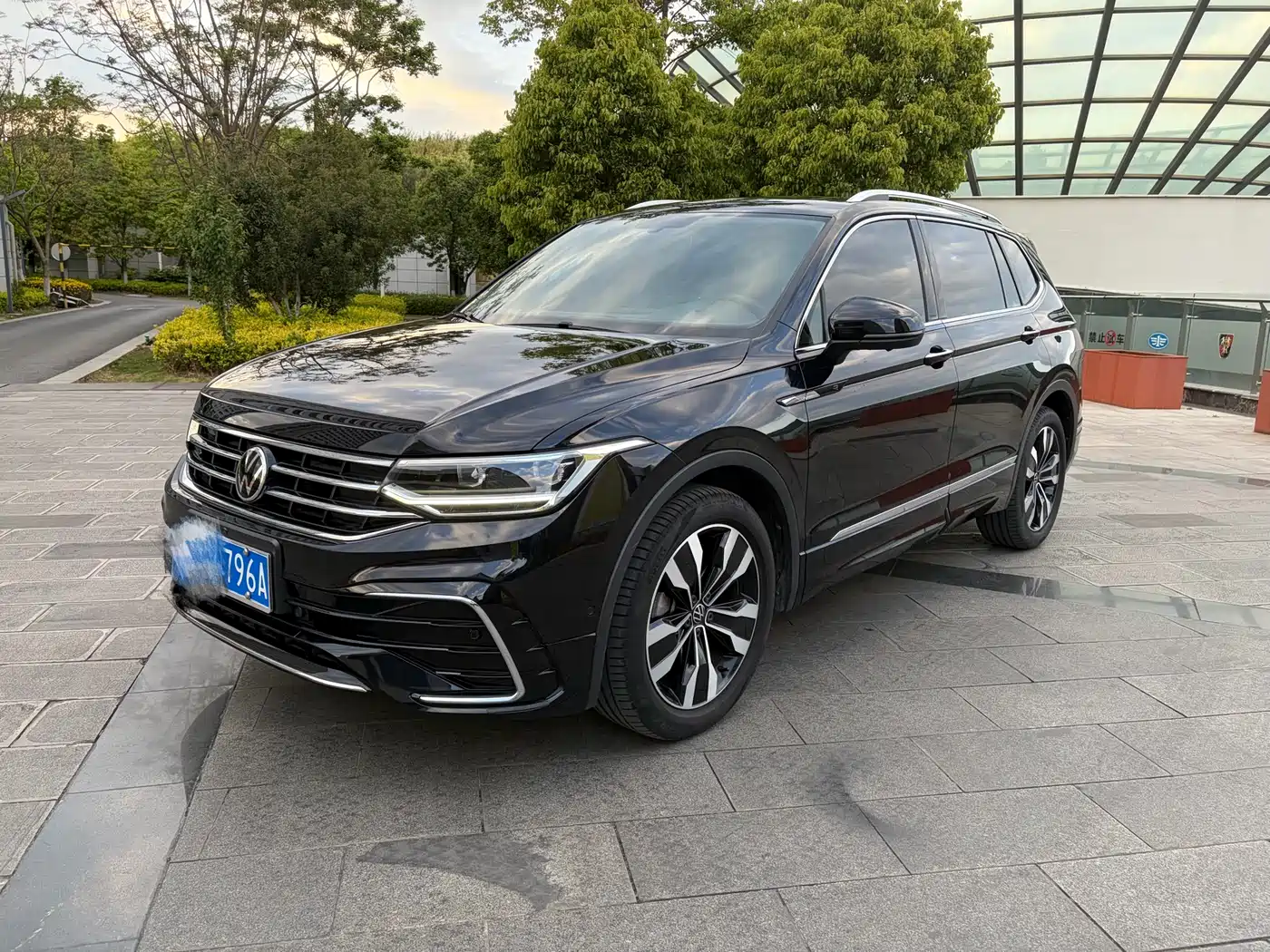 Volkswagen Tiguan L 2022 330TSI Auto 2WD R-Line Premium Edition
